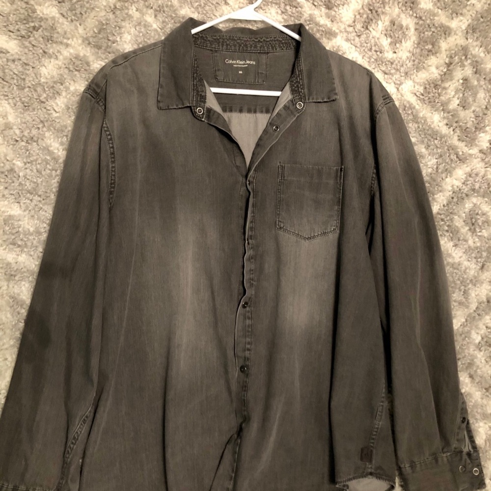 Men’s CK black denim distressed shirt